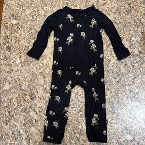 Kyte Baby Midnight Magnolia Longall size 12-18 months